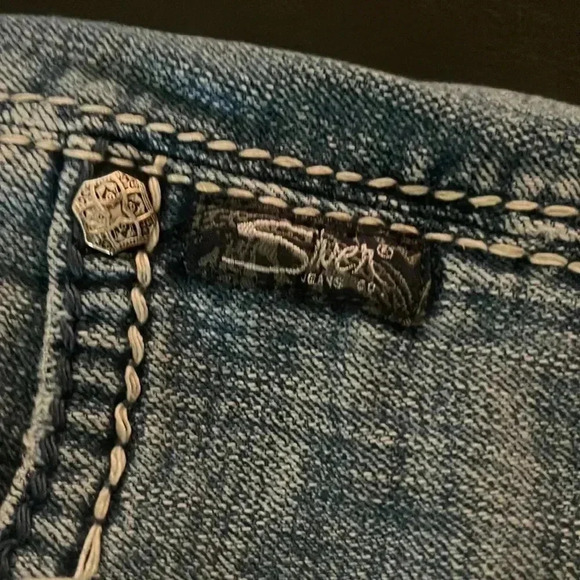 💜💜Silver tab jeans - Picture 3 of 10
